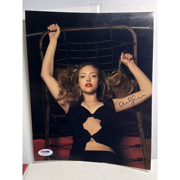 Amanda Seyfried Hot Blonde Signed Authentic 10” X 8” Photo PSA/DNA # T66687 Sexy - Picture 1 of 5